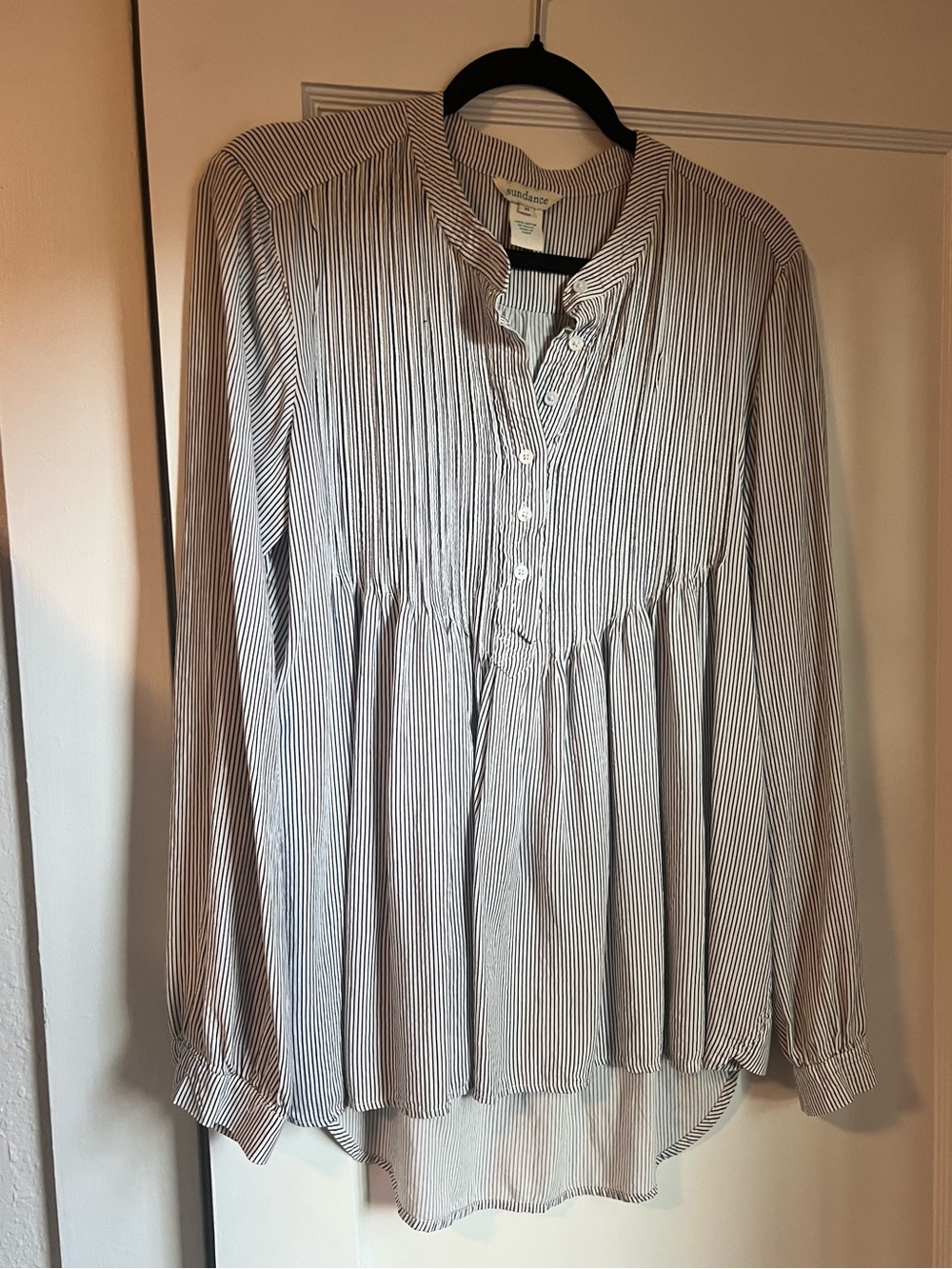 Sundance white/gray stripe pin tuck pleated full sleeve blouse, size M